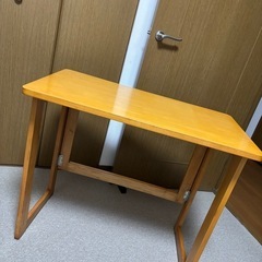 折りたたみ机の画像