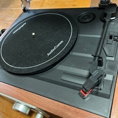 ラジオ付きレコードプレーヤーの画像