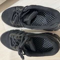 adidas スニーカー　27.5cmの画像