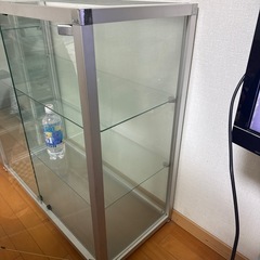 ガラスショーケースの画像
