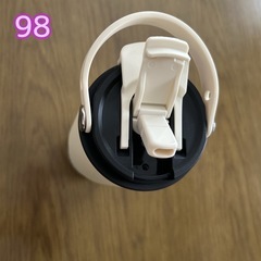✳【98】VRIUMNT650mL水筒ホワイト‼の画像