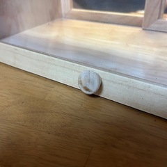 センスが際立つ木製アクリル収納の画像