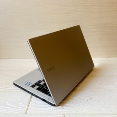 【完動品】すぐつかえる❣️コンパクト✨NECノートパソコン‼️持ち運びOK✨高性能8GBメモリ✨SSD 256GBサクサク動作❣️資料作成✨動画視聴✨年賀状作成❣️の画像