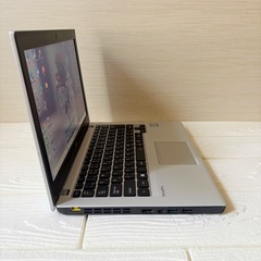 【完動品】すぐつかえる❣️コンパクト✨NECノートパソコン‼️持ち運びOK✨高性能8GBメモリ✨SSD 256GBサクサク動作❣️資料作成✨動画視聴✨年賀状作成❣️の画像