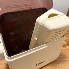 ピジョン哺乳瓶4本　コンビ哺乳瓶消毒ケースの画像