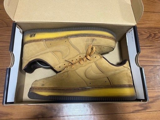NIKE AIR FORCE1　ブラウン