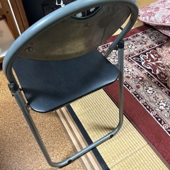 パイプ椅子の画像