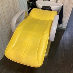 シャンプー椅子の画像