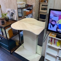 美容室鏡(ドレッサー)の画像