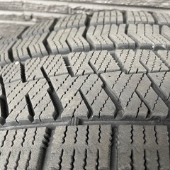 スタッドレス　ブリヂストンBRIDGESTONE BRIZZAK VRX2 205/60/16の画像