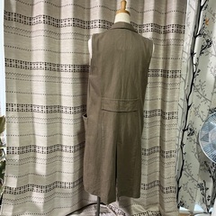 179/W6 ジレ　カーキ　スポーティの画像