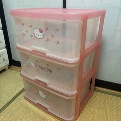 ハローキティー　3段ラック　衣装ケースの画像