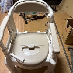 介護用トイレ　数回使用の画像
