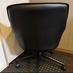 ドウシシャ 肘付きデスクチェア　ブラウン 回転式 HDCH-BRの画像
