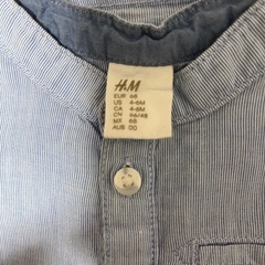 Ｈ＆Ｍ　ブルーシャツ（70〜80くらい）の画像