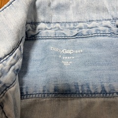 GAP ブルーシャツ（80〜90㎝くらい）の画像