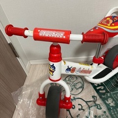 はじめてのアンパンマンバイク レッドホワイト キッズバイク　ストライダー　自転車の画像