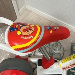 はじめてのアンパンマンバイク レッドホワイト キッズバイク　ストライダー　自転車の画像