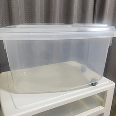 キャスター付き　米入れの画像