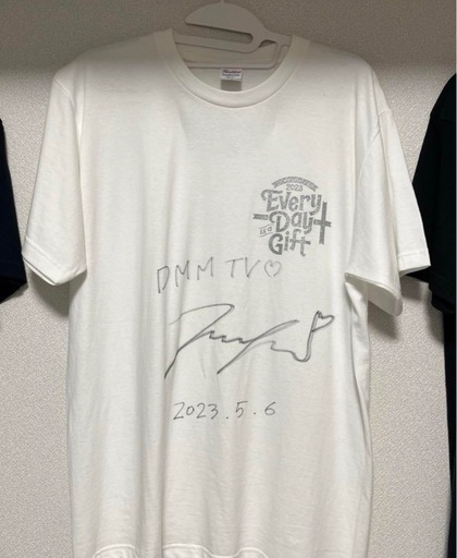 伊藤美来 直筆サイン入りtシャツ