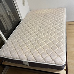 【8/23.24に引き取れる方限定】セミダブルベッド+マットレスの画像