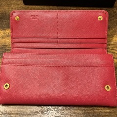 プラダの財布の画像