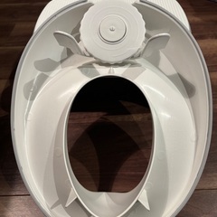 BabyBjornのトイレトレーニング便座とステップのセットの画像