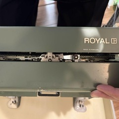 ロイヤル製　タイプライター　レトロの画像