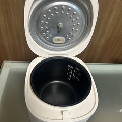 一人暮らしに！コンパクト炊飯器　しゃもじ付の画像