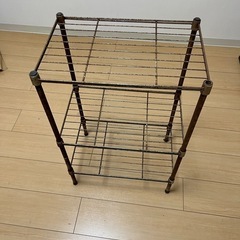 少し錆びているラックです。
の画像