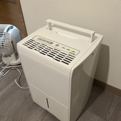 除湿機/アイリスオーヤマ/1シーズンのみ使用の画像