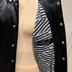 VOLCOM スタジャン　ブラックの画像
