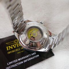インビクタ　存在感抜群 Invicta メンズ腕時計の画像