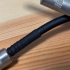 ベースアンプ(シールド付き)の画像