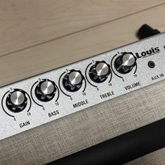 ベースアンプ(シールド付き)の画像