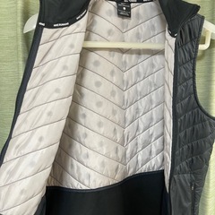 ナイキランニングエアロレイヤー　NIKERUNNING　AEROLAYERベストの画像