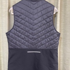 ナイキランニングエアロレイヤー　NIKERUNNING　AEROLAYERベストの画像