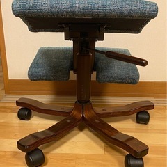 STOKKEバランス椅子の画像