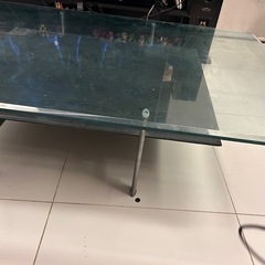 ガラステーブルの画像