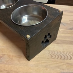 ハンドメイド　ペットの餌台の画像