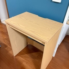 木製　パソコンデスクの画像