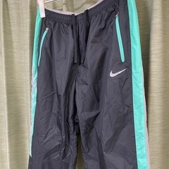 NIKE ナイキ　ナイロンパンツ　ランニングパンツ　ブラック　サイズLの画像