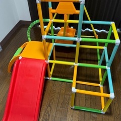ブランコ付きジャングルジムの画像