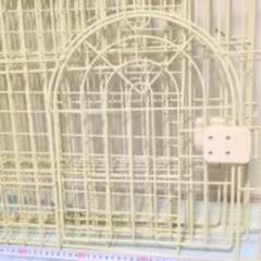 Amazon購入 猫小屋 2階建て 扉付き 新品 未使用品 あげますの画像