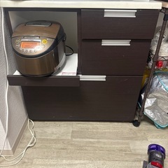【引取急募】食器棚の画像