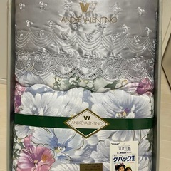 新品未開封の布団300円の画像