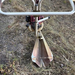 【新潟】マルヤマ 水田溝切機 MKF265 手押し式 アルミ 水田用 溝切り ミゾキリ みぞきり 水田 湿田 稲作 排水 リコイル式 倉庫保管 中古の画像