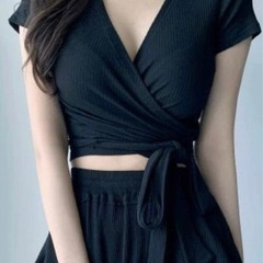 水着　黒の画像