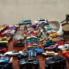 ミニカー約200台　チョロQ　トミカ　フィギュアの画像