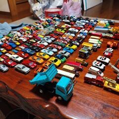 ミニカー約200台　チョロQ　トミカ　フィギュアの画像